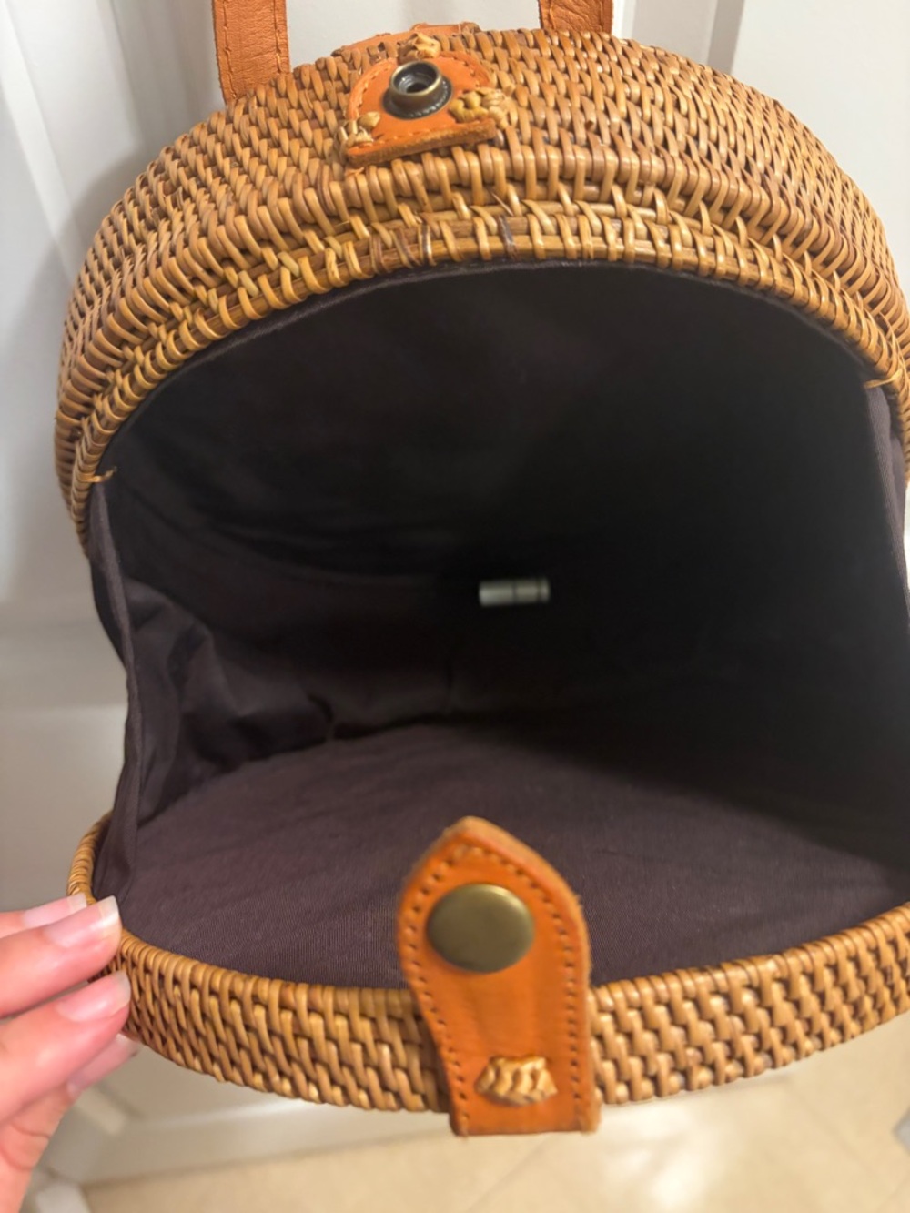 Round Rattan Bali Backpack - Picture 5 of 9